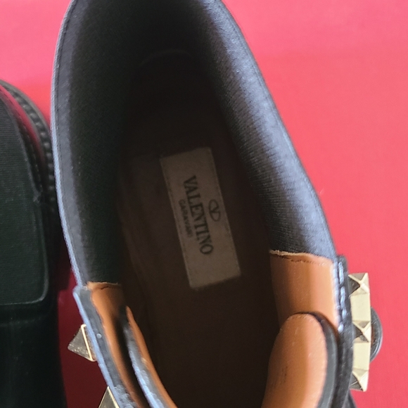 Valentino Garavani Rockstud Ankle Boots - Picture 8 of 12